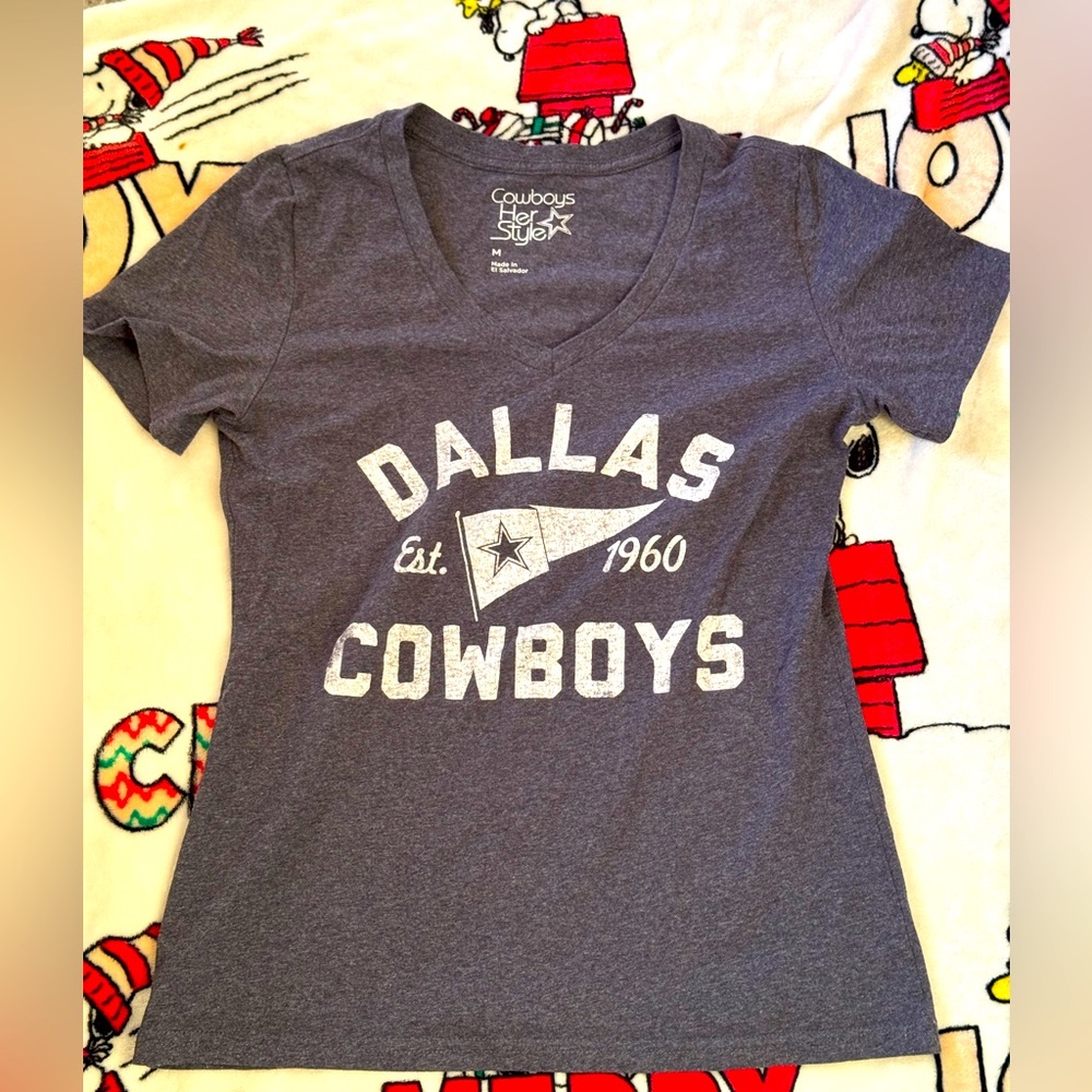 Dallas cowboys v neck